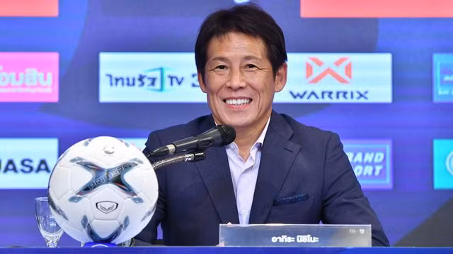 HLV Akira Nishino yêu cầu tổ chức trận giao hữu kín trước thềm trận đấu với đội tuyển Việt Nam.