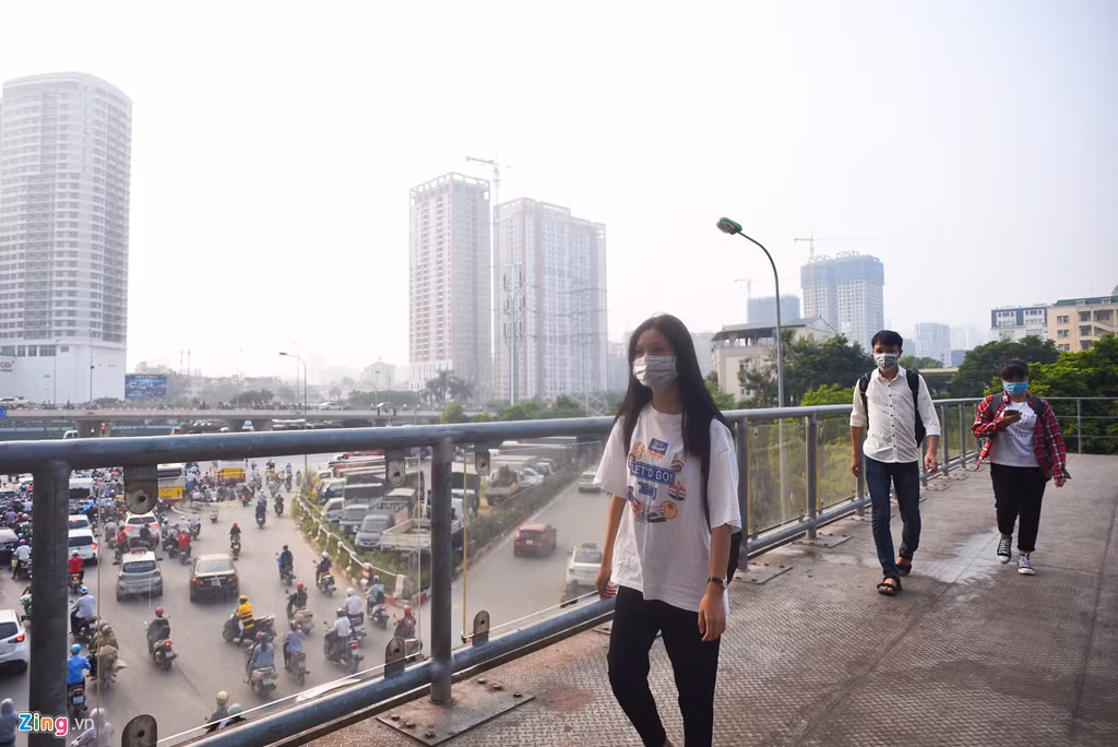 Nhiều nghiên cứu tại Hà Nội đã chỉ ra hiện tượng nghịch nhiệt là một trong các nguyên nhân chính làm cho nồng độ các chất ô nhiễm (đặc biệt là bụi PM 2.5) tăng cao đột biến.