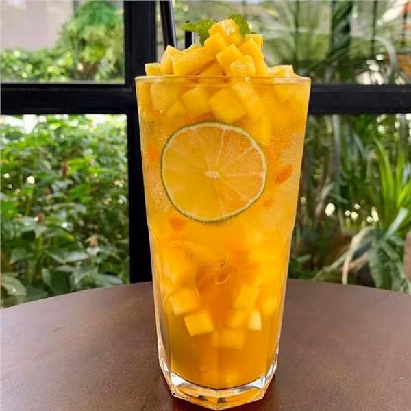 Bật mí thêm, chất lượng đồ uống của quán cũng khá ổn và đến quán vào buổi tối thì sẽ chụp ảnh đẹp hơn nhé!