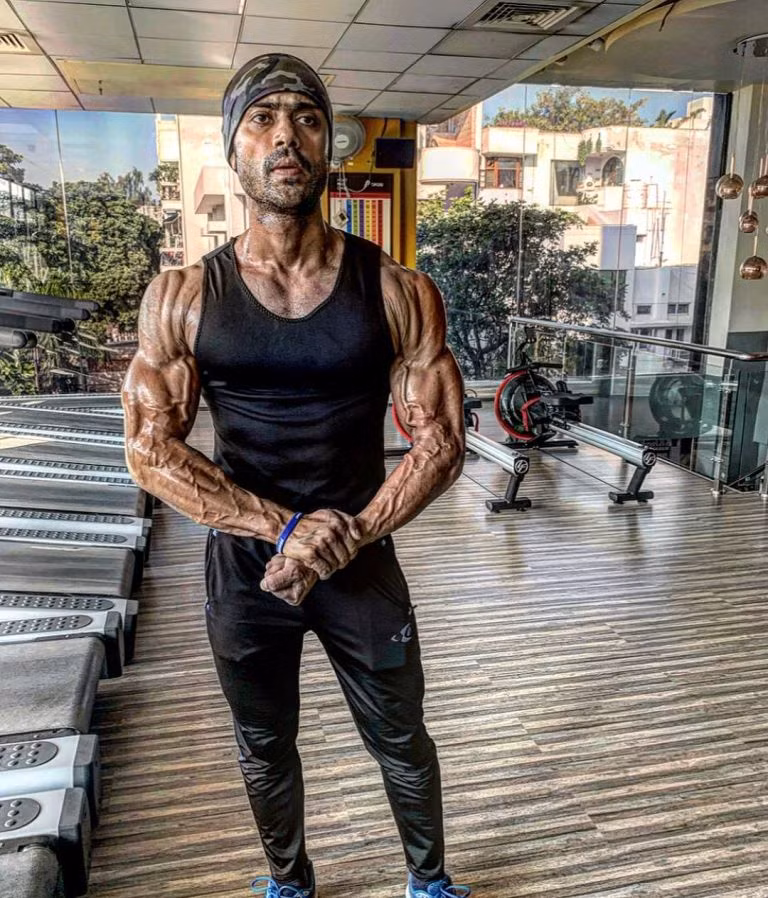 Saurabh Singh là một vận động viên IFBB Pro League kỳ cựu người Ấn Độ. Anh sẽ cùng so tài với các thí sinh khác ở hạng mục IFBB Muscle Contest Vietnam Pro Men’s Physique tại đêm thi 17/8/2019 sắp tới.&nbsp;