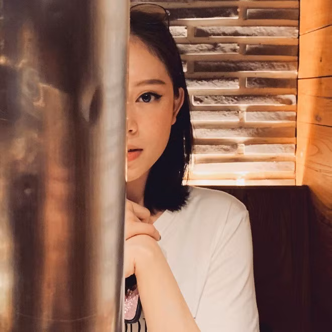 Kể từ thời điểm đó, cả hai liên tục có những bức hình có cùng địa điểm check-in.