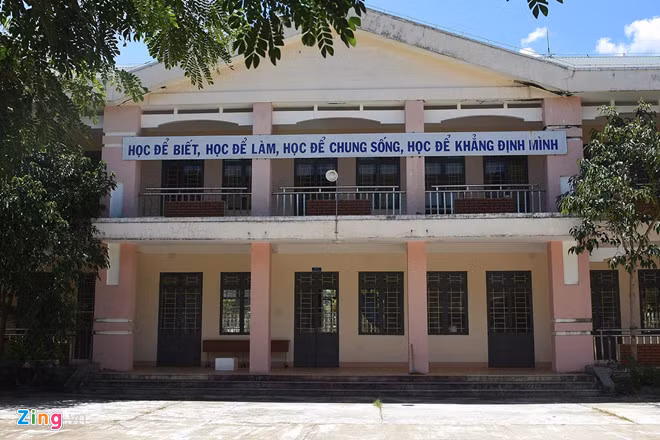 Dãy phòng học của Trung tâm Giáo dục Thường xuyên - Hướng nghiệp và Dạy nghề huyện Minh Long. Ảnh: Minh Hoàng.
