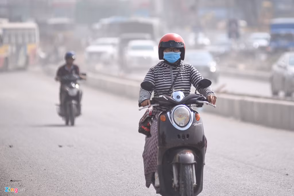 Các nhà khoa học cho biết nếu thang AQI vượt quá 300 là mức nguy hại, cảnh báo sức khoẻ khẩn cấp, mọi người nên ở trong nhà, không nên đi ra ngoài.