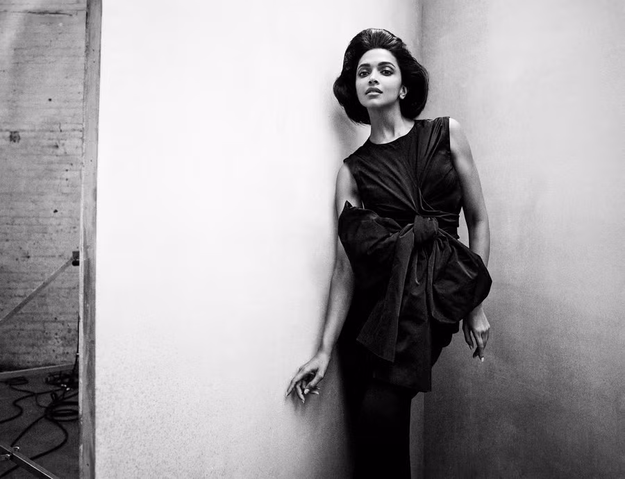 Deepika Padukone như một người đẹp từ thập niên 70.