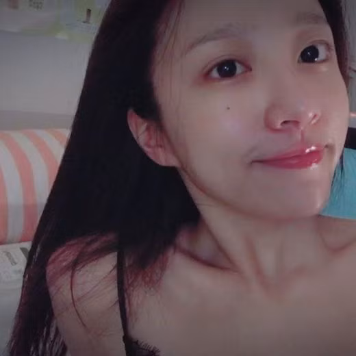 Hani bị các thành viên khác chê là mặt mộc không xinh