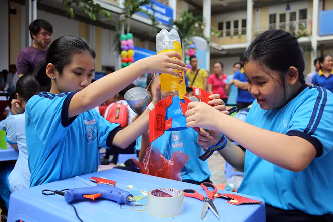 Học sinh cần tham gia nhiều hoạt động ngoại khóa để phát triển toàn diện. Ảnh: minh họa Đào Ngọc Thạch.