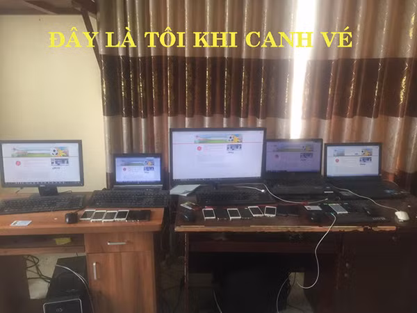 Tâm trạng háo hức và quyết tâm của người hâm mộ từ sáng sớm.
