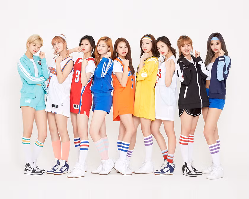 Không còn nghi ngờ nữa, SNSD chính là "Nữ hoàng bán đĩa của K-Pop mọi thời đại" ảnh 15