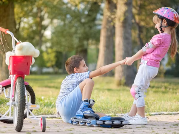 Những người cần được giúp đỡ thì rất nhiều, và bằng cách giúp người khác, bạn cũng đang giúp chính bản thân mình.