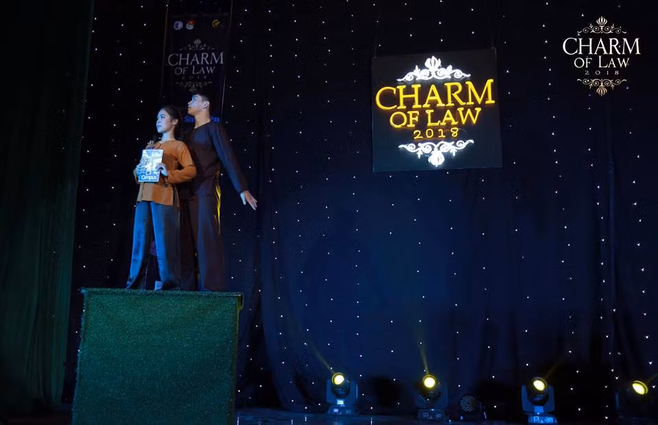 Phần thi mở màn đêm Bán kết của thí sinh Vũ Dương Bảo Châu.