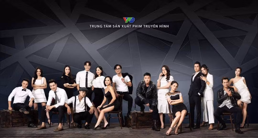 Dàn diễn viên trong những bộ phim truyền hình ăn khách gần đây cùng quy tụ trong một bức ảnh.