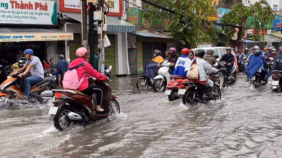 Tại đường Nơ Trang Long - Nguyễn Xi của khu vực Bình Thạnh. (Ảnh: Nguyễn Minh Phương)