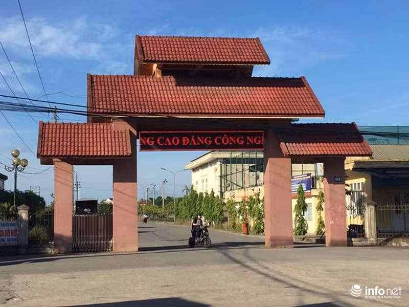 Trường Cao đẳng nghề công nghệ Hà Tĩnh nơi các em sinh viên được cử đi thực tập.