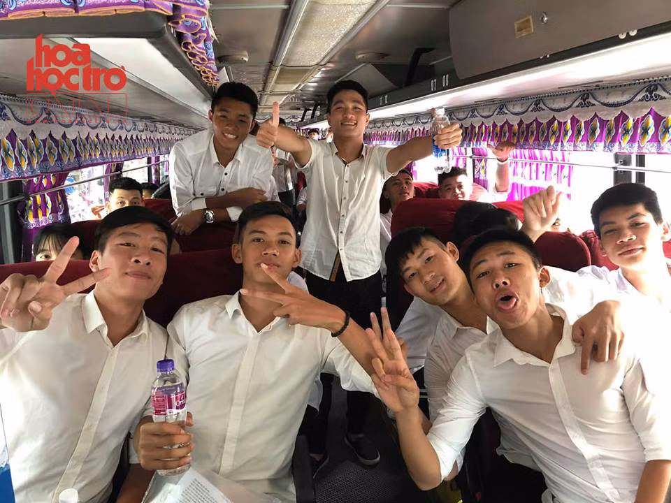 Không khí trên xe lúc nào cũng vui nhộn, lạc quan và hài hước thế này đây!