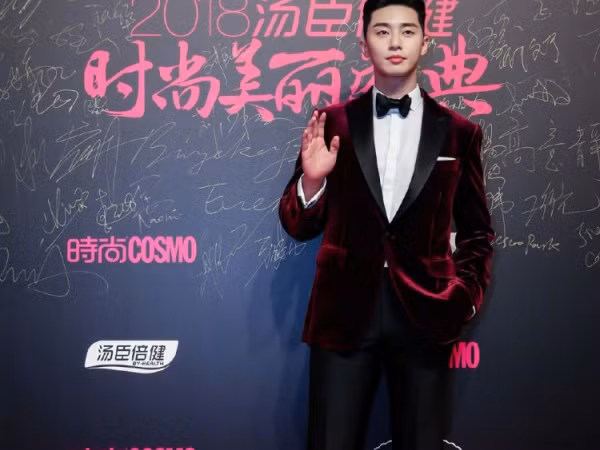 "Chủ tịch" Park Seo Joon cũng có mặt trong sự kiện lần này.