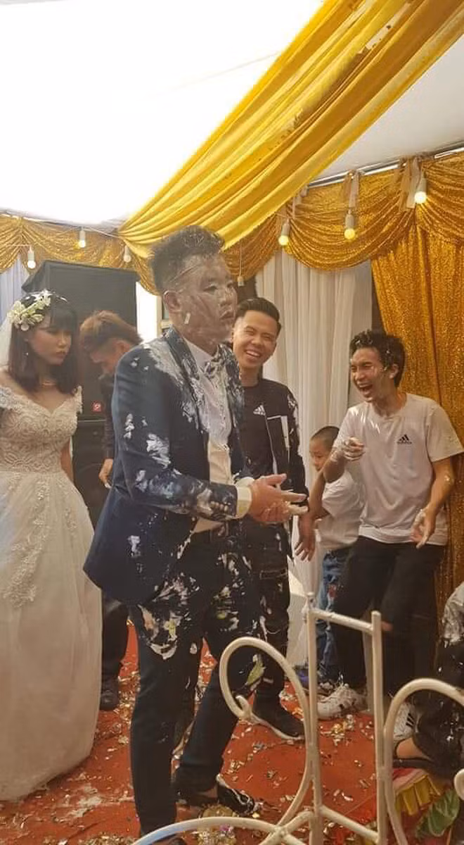 Chỉ có “thủ phạm” là cười ngặt nghẽo… (Ảnh: Thanh Kim Bùi)