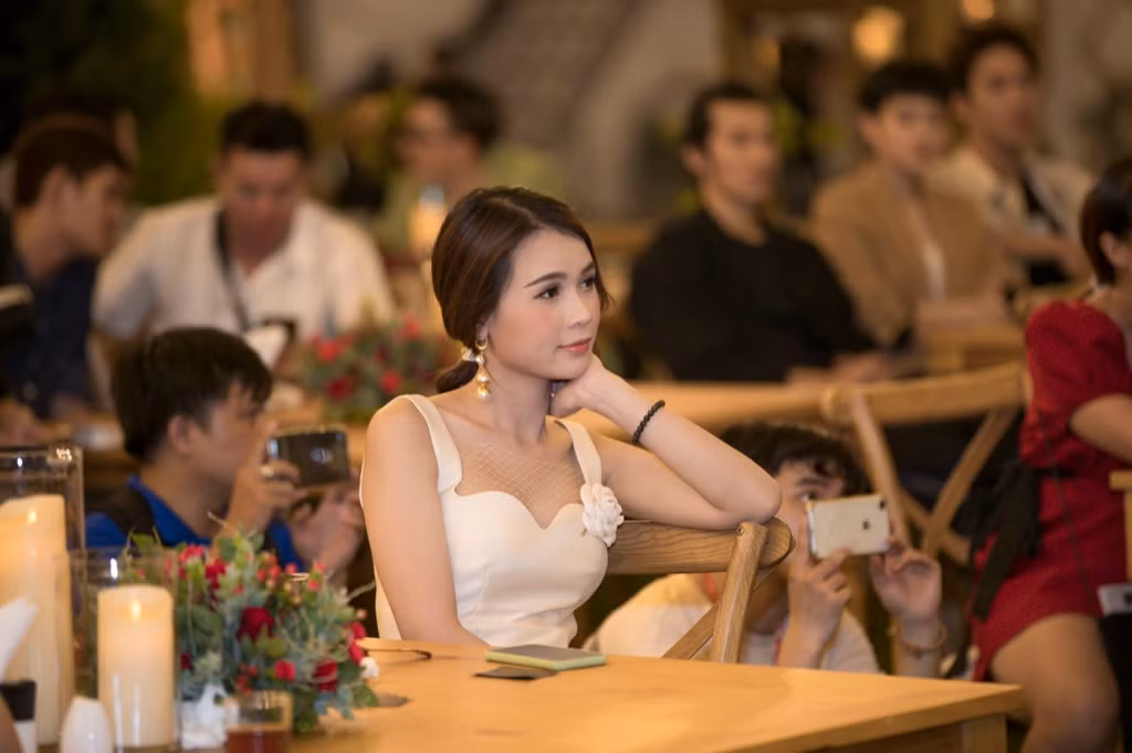 Ngô Kiến Huy "truyền" Trương Thế Vinh, Jun Phạm và BB TRần xuất hiện trong MV mới ảnh 6