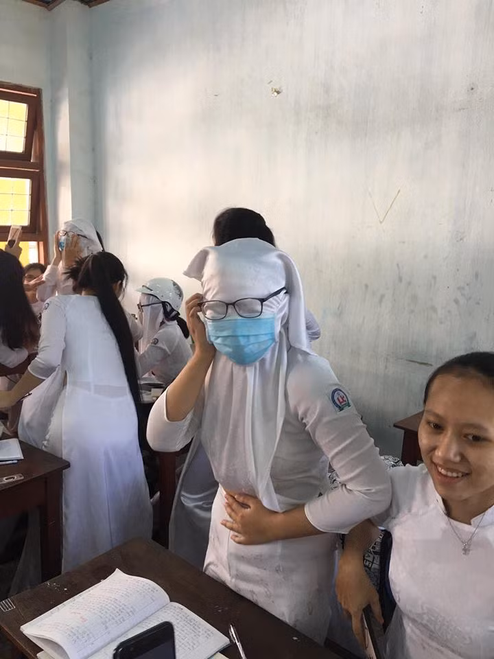 Để rồi ôm bụng cười dù chưa dọa được ai.