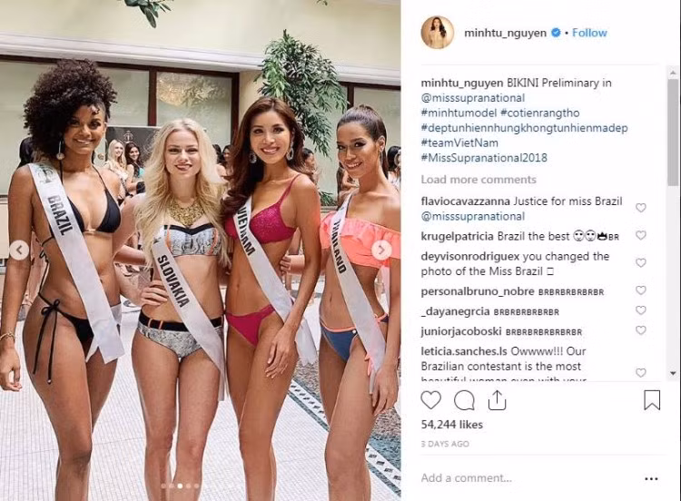 Các fan Brazil cho rằng đường kẻ trên nền bị méo mó hay phần body bị chảy xệ của người đẹp nước mình là bằng chứng của photoshop.