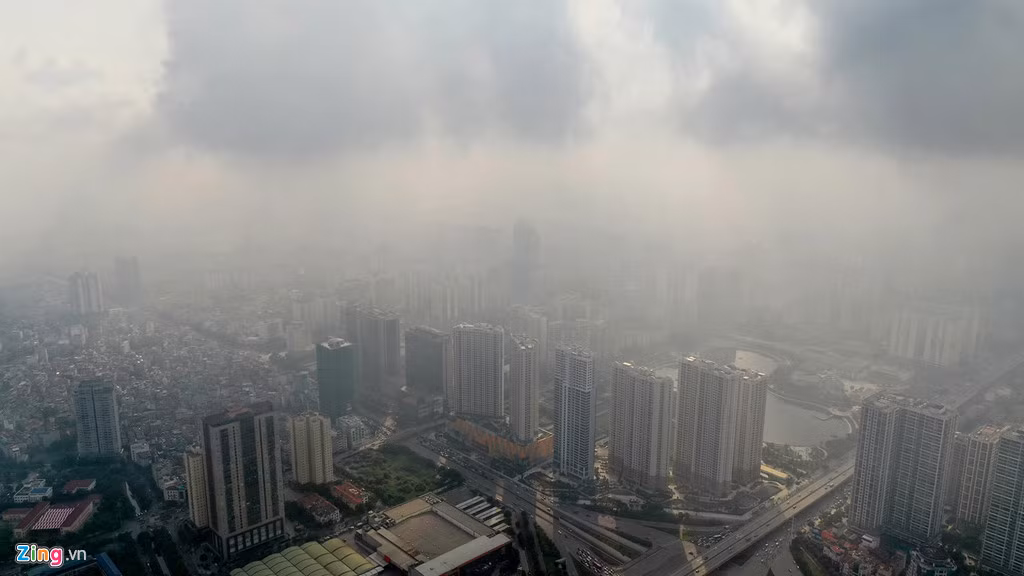 Vài ngày gần đây, chất lượng không khí tại Hà Nội thường xuyên ở mức kém, đặc biệt vào đầu giờ sáng.