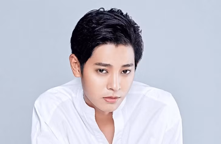 Jung Joon Young là nghệ sĩ đầu tiên liên quan đến scandal của Seungri