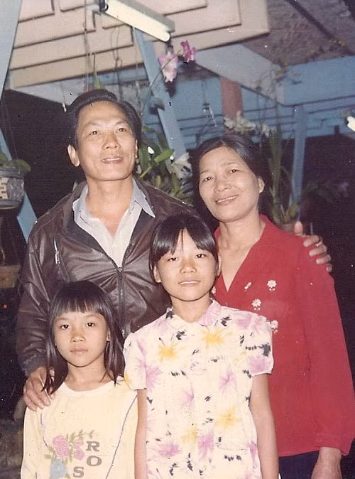 Họa mi tóc nâu theo đuổi việc ca hát từ nhỏ và luôn được sự ủng hộ từ gia đình.
