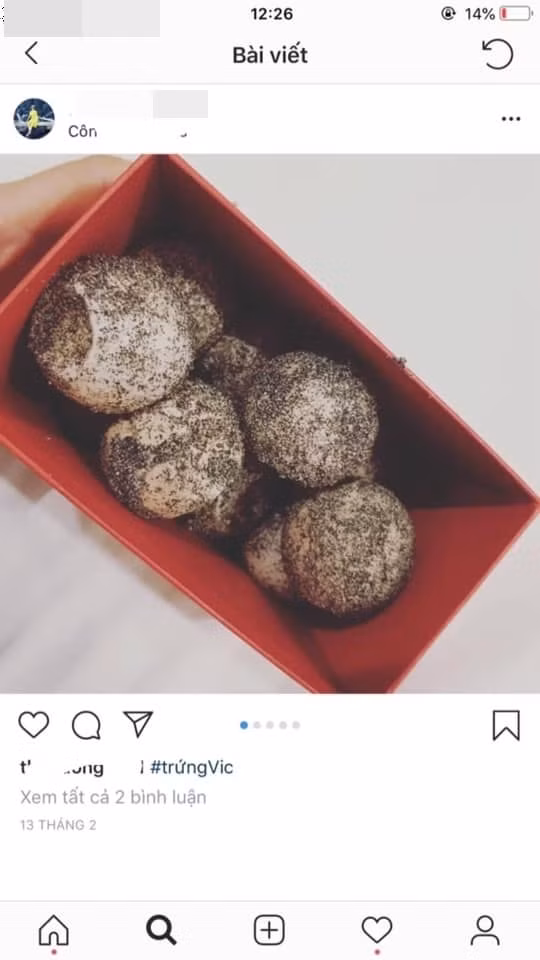 T.H đăng ảnh chụp trứng rùa biển trên Instagram hôm 13/02 và còn đặt hashtag #trứngvic (trứng rùa vích).