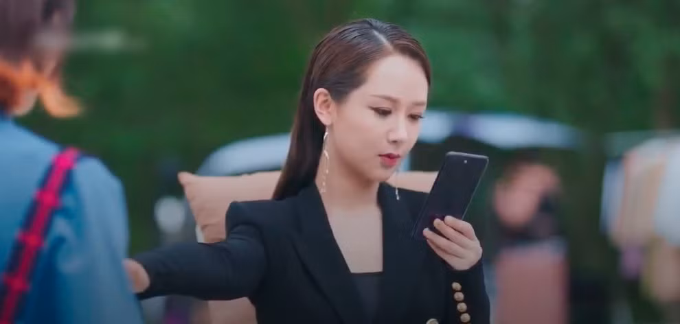 Sau vai diễn cô sinh viên Đồng Niên nhí nhảnh trong Cá mực hầm mật, Dương Tử thay đổi hoàn toàn sang hình tượng tổng tài bá đạo trong phim mới Chàng trai Mặc Cách Ly của tôi (My Mowgli boy). Vai của Dương Tử là một nhà thiết kế thời trang rất sắc sảo, 
