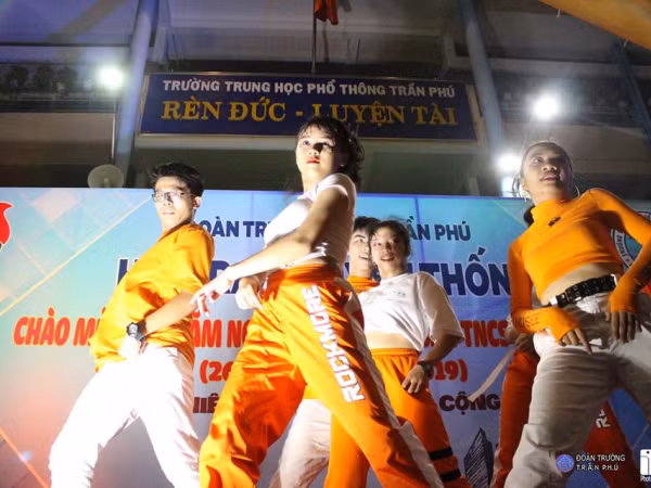 Tiết mục buổi tối mới thật sự là bùng nổ: Trần Phú's Got Talent