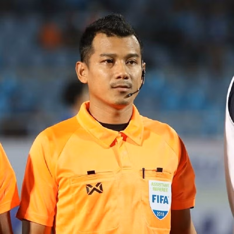 Trận đấu giữa Myanmar và Việt Nam tại bảng A AFF Cup 2018 là lần thứ hai ông Lekpha tham gia điều khiển trận đấu ở cấp quốc tế.