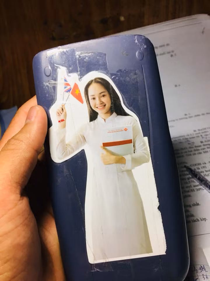 Dán lên máy tính là khỏi lo thất lạc, lại có thêm động lực học