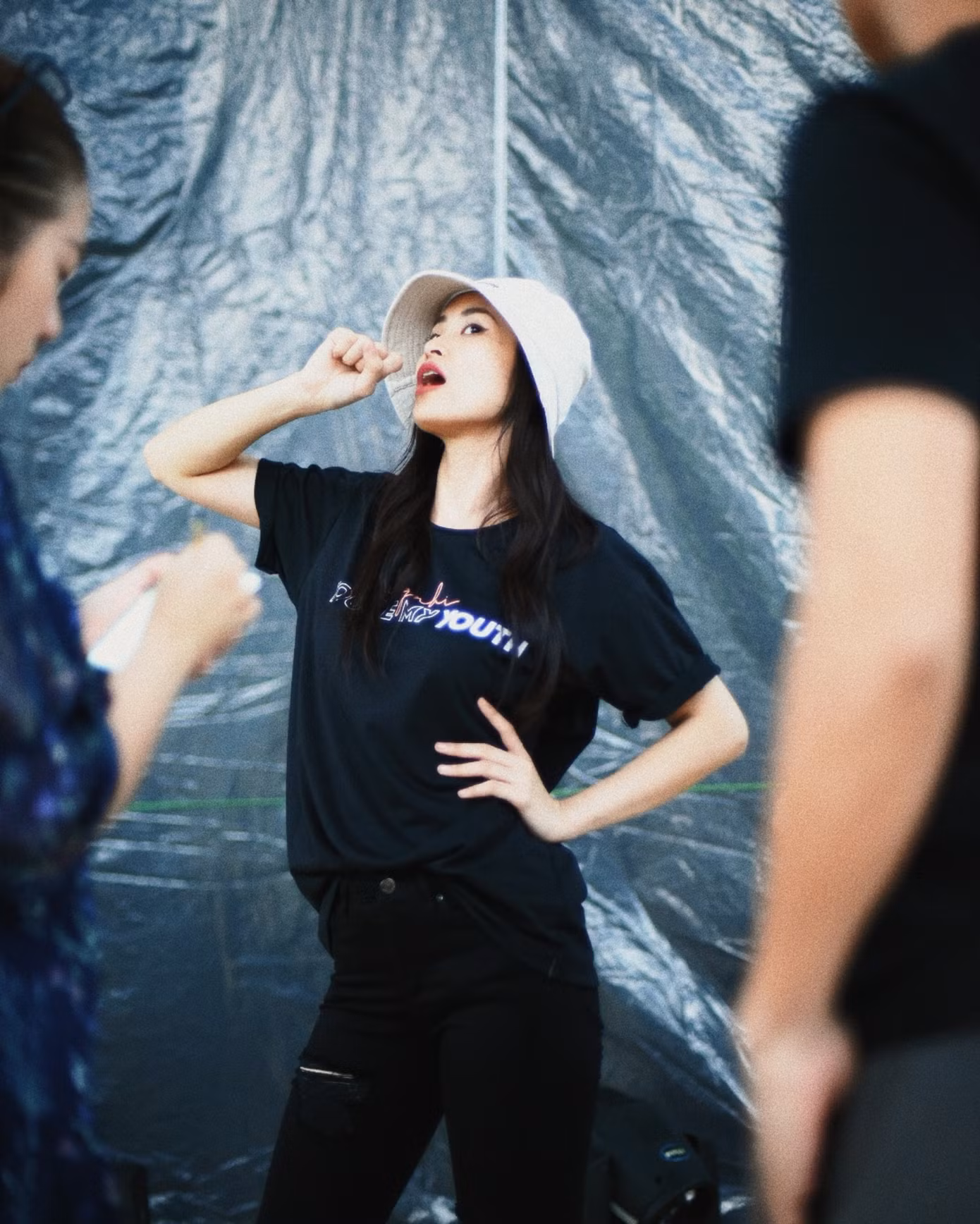 Lộ diện sân khấu liveshow kỷ niệm 10 năm ca hát của Đông Nhi ảnh 1