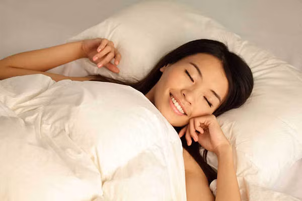 Nên nằm nghiêng hay nằm ngửa khi ngủ? ảnh 2 Nên nằm nghiêng hay nằm ngửa khi ngủ? ảnh 2