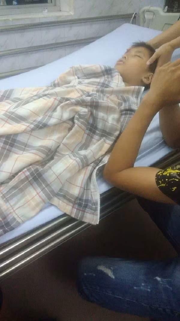 Chuyện buồn Ngày của cha: Cậu bé 11 tuổi đối diện với tử thần và giọt nước mắt của bố ảnh 1