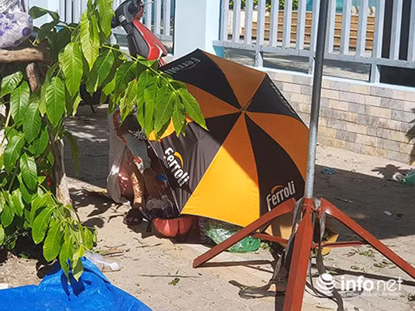  Người dân Đà Nẵng đang vất vả chống chọi với thời tiết nắng nóng kéo dài trên diện rộng. Ảnh: HC