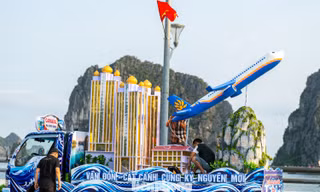 Độc đáo dàn xe khuấy động đường phố Hạ Long 