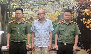 Công an tỉnh Lạng Sơn thu giữ nhiều tài liệu, tang vật của Công ty Đường Lâm. Ảnh: Công an Lạng Sơn.