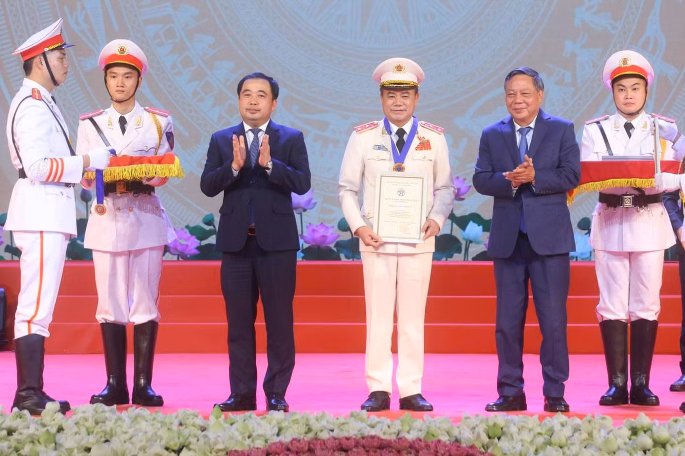 trung-tuong-tung-934.jpg