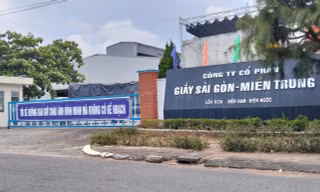 Nhà máy giấy của Công ty Cổ phần Giấy Sài Gòn - Miền Trung tại Khu công nghiệp Điện Nam – Điện Ngọc.