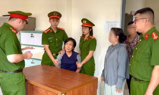 Đối tượng tại cơ quan Công an (Ảnh: CAĐN)