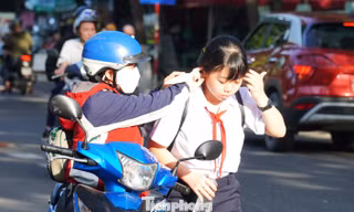 Hơn 43.000 sĩ tử Đà Nẵng thi vào 10 dưới trời oi bức