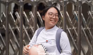 Nữ sinh Đà Nẵng coi áo dài là người bạn tinh thần trong suốt kỳ thi