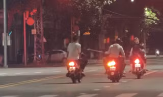 ‘Quái xế’ mang hung khí khuấy đảo đường phố Quảng Ngãi về đêm