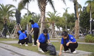Tuổi trẻ chung tay xóa ‘điểm đen’ môi trường