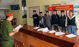 Bị nhóm người cầm dao chém tới tấp, nạn nhân cũng bị khởi tố