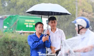 'Gõ từng nhà' hỗ trợ sĩ tử miền núi Đà Nẵng đi thi