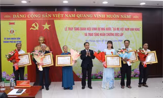 Truy tặng danh hiệu 'Bà mẹ Việt Nam Anh hùng' cho 12 mẹ liệt sĩ ở Đà Nẵng