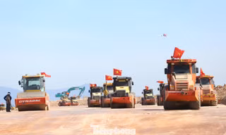 Dốc tổng lực 'chạy nước rút' dự án sân bay Phù Cát