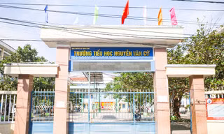 Kiểm tra giáo viên Tiếng Anh ở Gia Lai có dấu hiệu sửa bài thi của nhiều học sinh