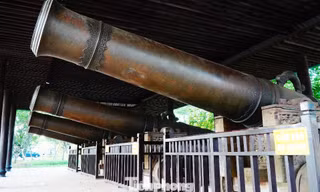 Huế giới hạn khu vực tham quan một số điểm di tích